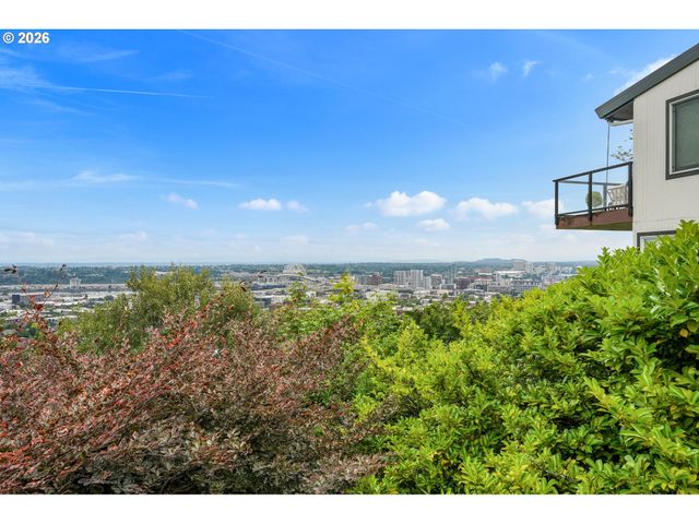 500 Nw MAYWOOD Dr, Portland, OR 97210