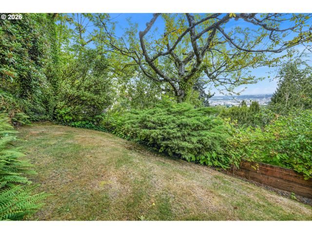 500 Nw MAYWOOD Dr, Portland, OR 97210
