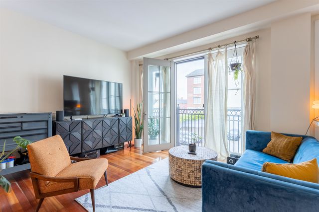 77 Hanover St Unit 11, Portsmouth, NH 03801