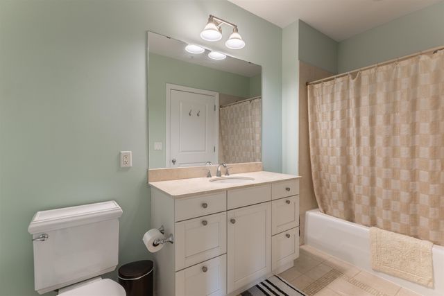 77 Hanover St Unit 11, Portsmouth, NH 03801