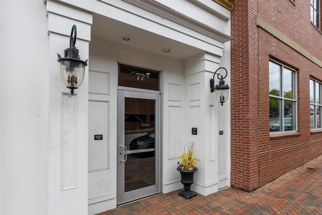 77 Hanover St Unit 11, Portsmouth, NH 03801