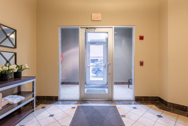 77 Hanover St Unit 11, Portsmouth, NH 03801