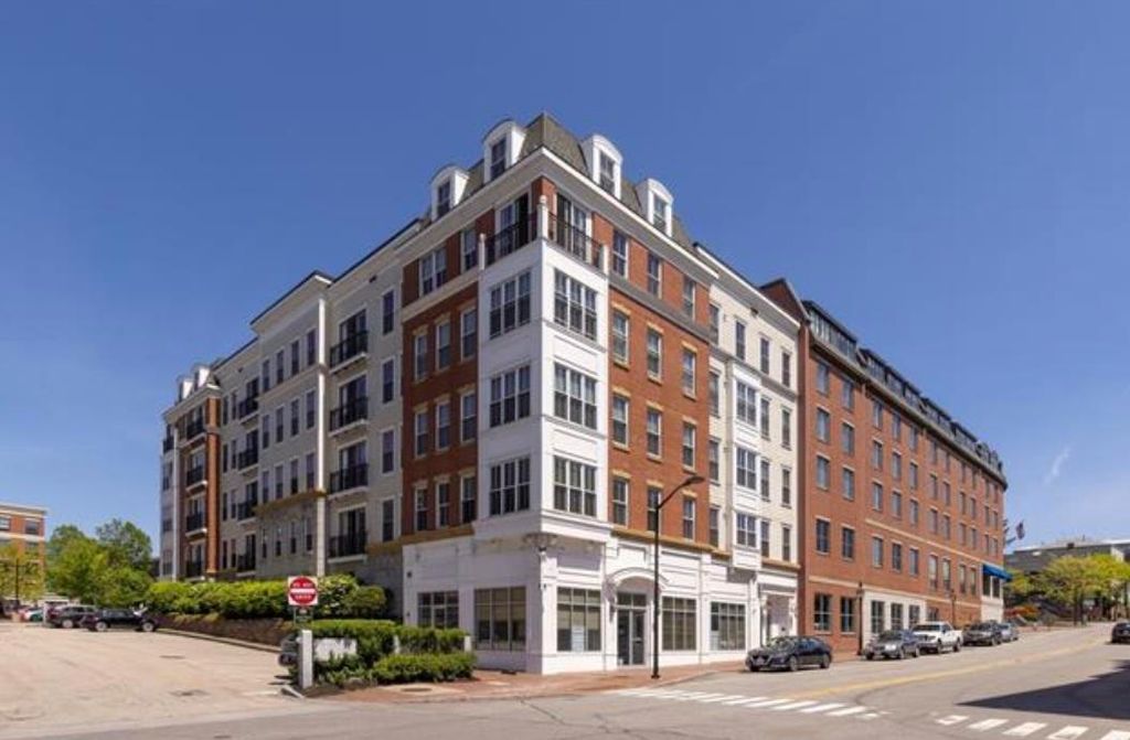 77 Hanover St Unit 11, Portsmouth, NH 03801