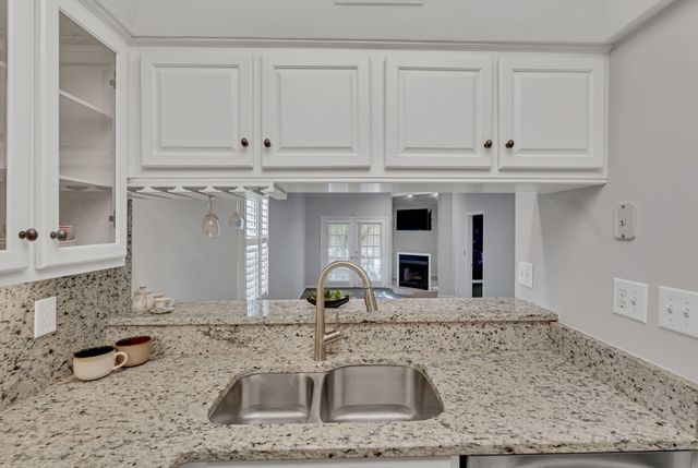 107 W End Pl, Nashville, TN 37205