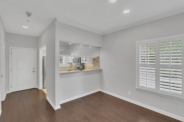 107 W End Pl, Nashville, TN 37205