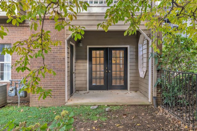 107 W End Pl, Nashville, TN 37205