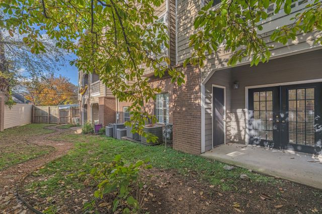 107 W End Pl, Nashville, TN 37205