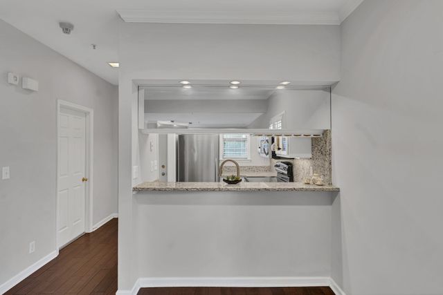 107 W End Pl, Nashville, TN 37205