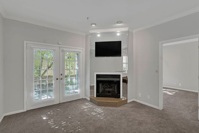 107 W End Pl, Nashville, TN 37205