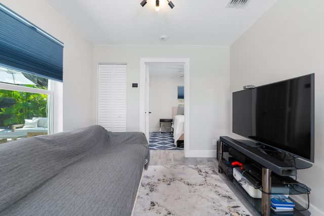 425 32nd Street, West Palm Beach, FL 33407