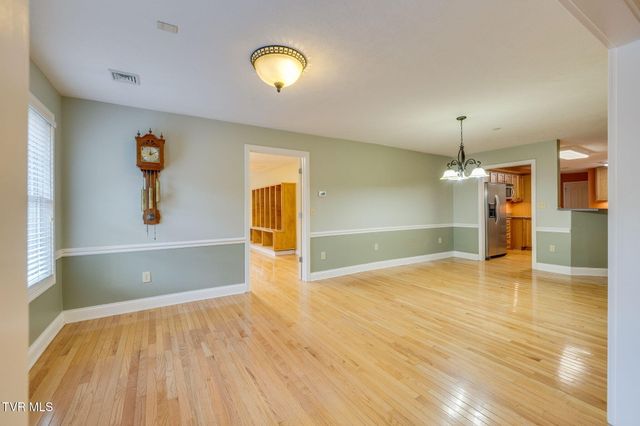 1031 Hickory View Drive, Morristown, TN 37814