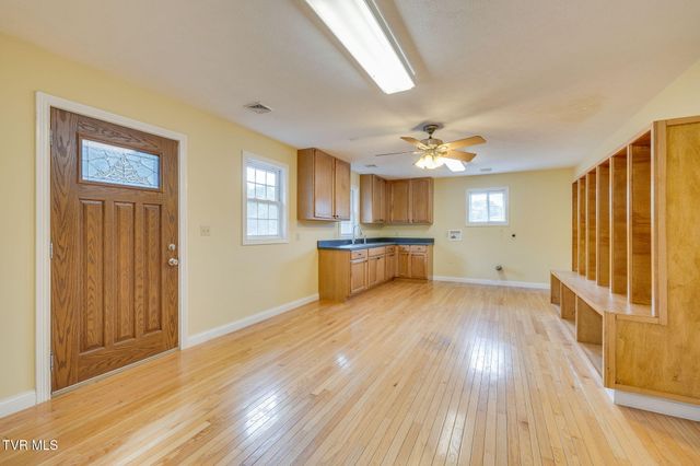 1031 Hickory View Drive, Morristown, TN 37814