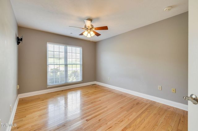 1031 Hickory View Drive, Morristown, TN 37814