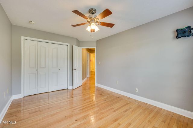 1031 Hickory View Drive, Morristown, TN 37814