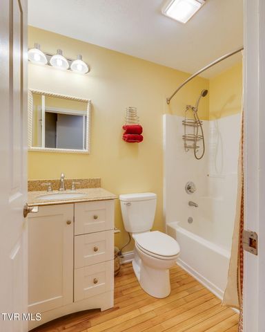 1031 Hickory View Drive, Morristown, TN 37814