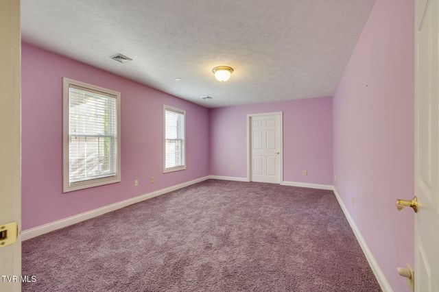 1031 Hickory View Drive, Morristown, TN 37814