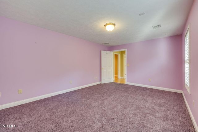 1031 Hickory View Drive, Morristown, TN 37814