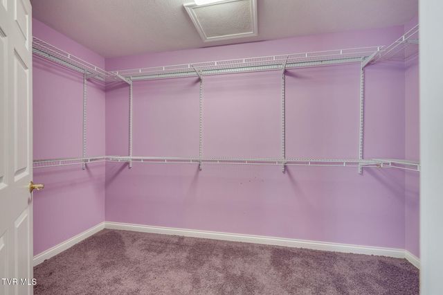 1031 Hickory View Drive, Morristown, TN 37814