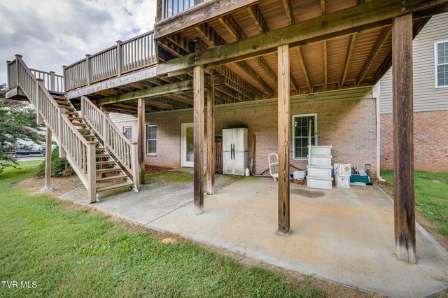 1031 Hickory View Drive, Morristown, TN 37814