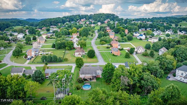 1031 Hickory View Drive, Morristown, TN 37814