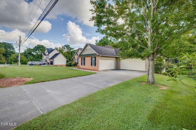 1031 Hickory View Drive, Morristown, TN 37814