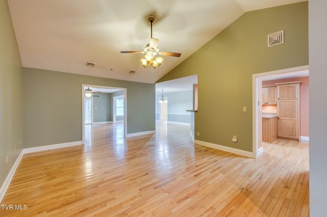 1031 Hickory View Drive, Morristown, TN 37814