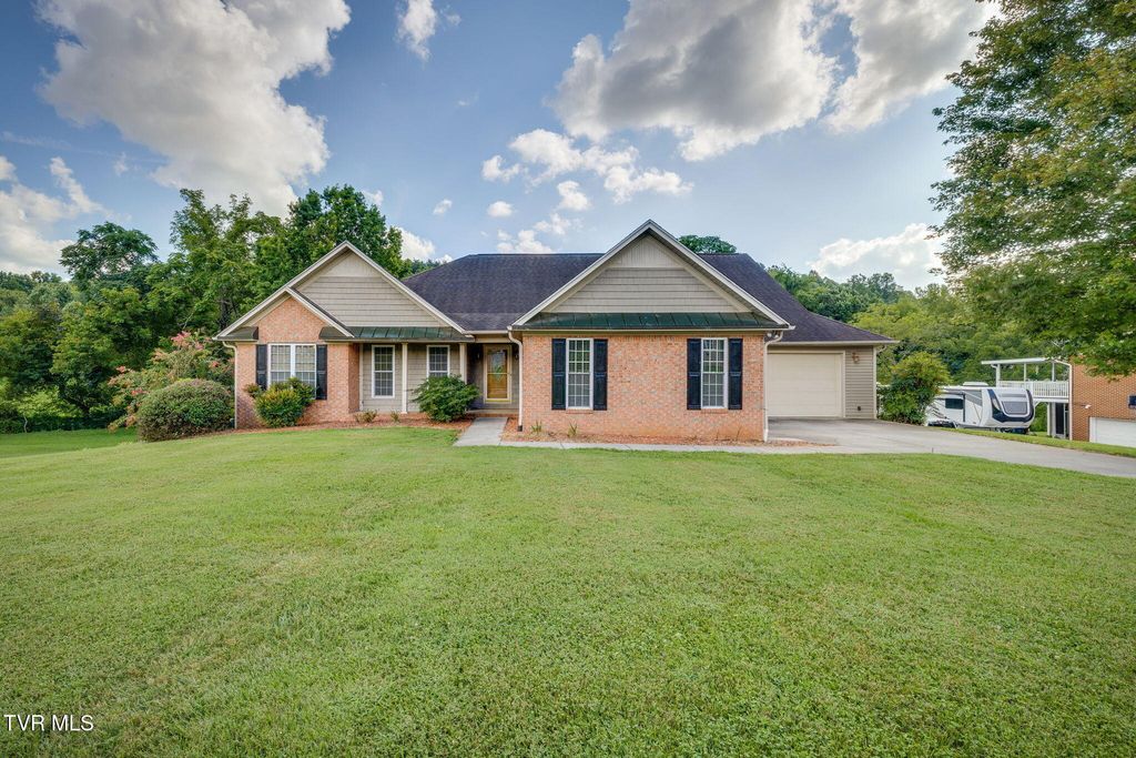 1031 Hickory View Drive, Morristown, TN 37814