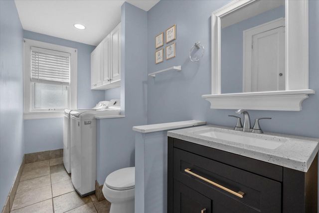 506 W College AVENUE, Waukesha, WI 53186