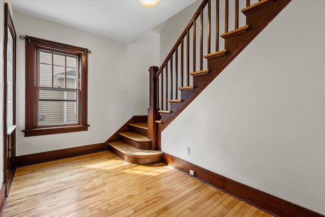 506 W College AVENUE, Waukesha, WI 53186