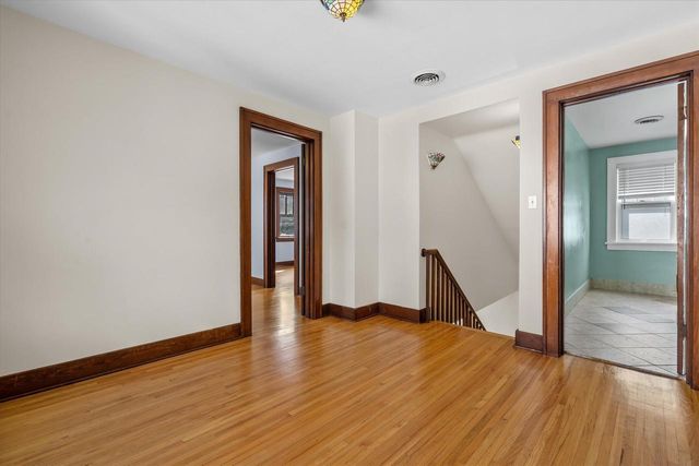 506 W College AVENUE, Waukesha, WI 53186