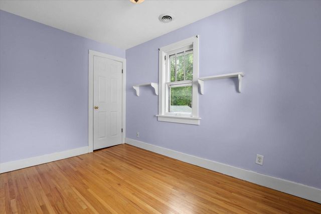 506 W College AVENUE, Waukesha, WI 53186