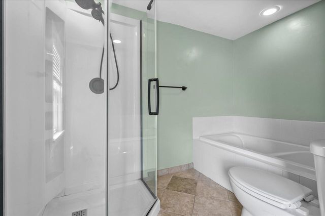 506 W College AVENUE, Waukesha, WI 53186