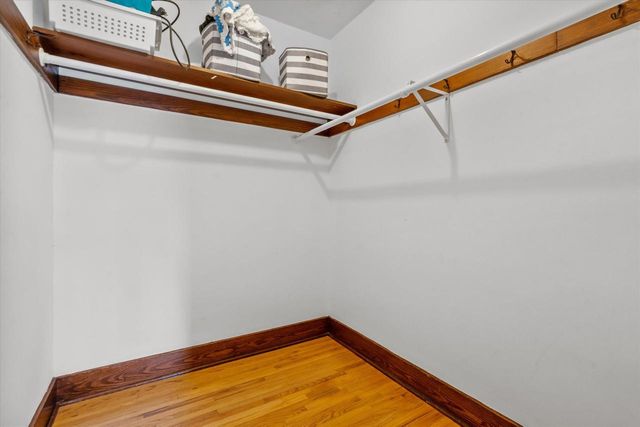 506 W College AVENUE, Waukesha, WI 53186