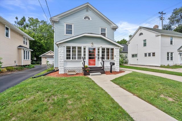 506 W College AVENUE, Waukesha, WI 53186