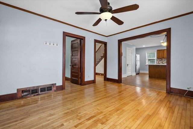 506 W College AVENUE, Waukesha, WI 53186