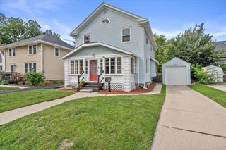 506 W College AVENUE, Waukesha, WI 53186