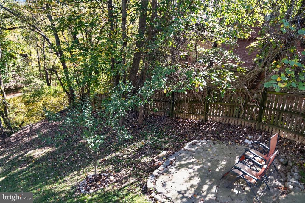 Image 35 of property listing at 10403 HEDGEAPPLE CT, New Market, MD 21774