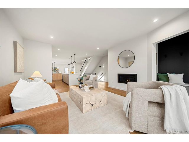 2538 S Acoma St, Denver, CO 80223