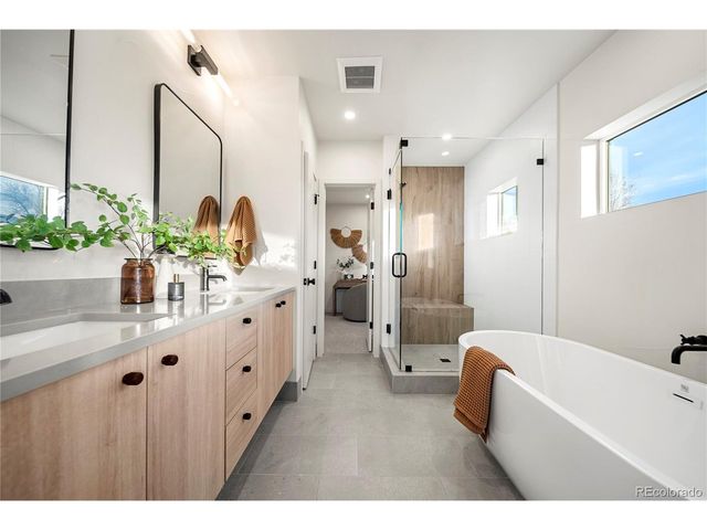 2538 S Acoma St, Denver, CO 80223