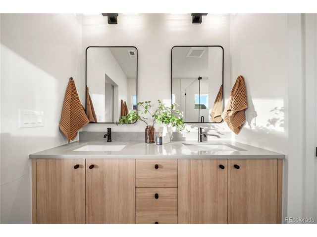 2538 S Acoma St, Denver, CO 80223