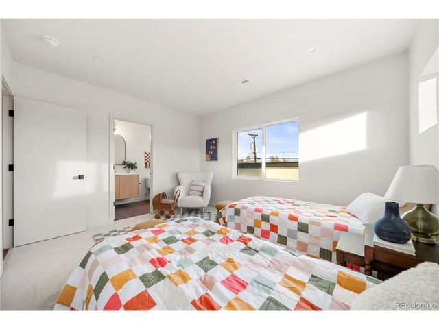 2538 S Acoma St, Denver, CO 80223