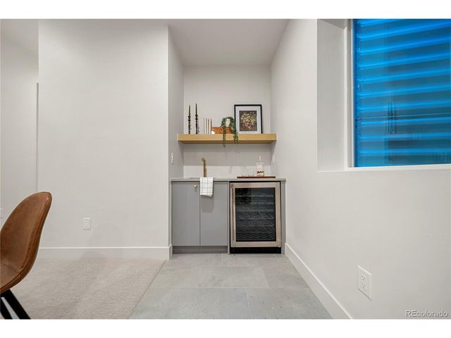 2538 S Acoma St, Denver, CO 80223