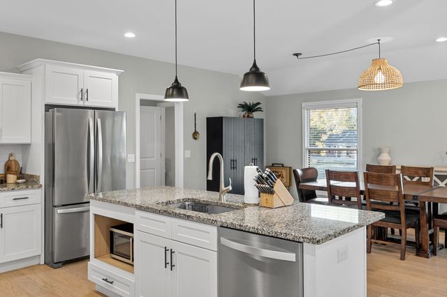 412 Belmont Rd, Clarksville, TN 37040