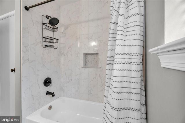 9 LANCASTER DR, Marlton, NJ 08053
