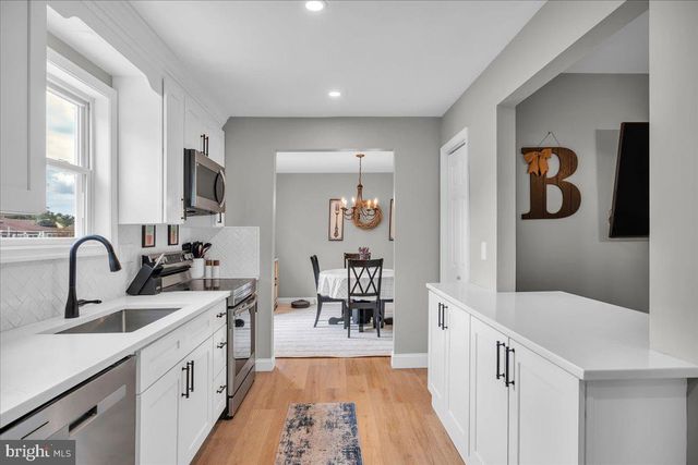 9 LANCASTER DR, Marlton, NJ 08053