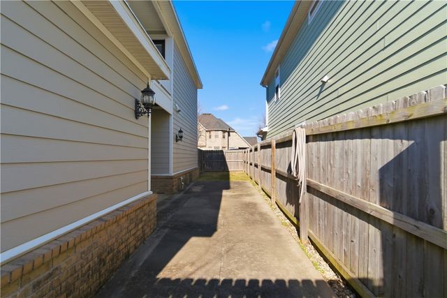 6519 W Pleasant Way, Rogers, AR 72758