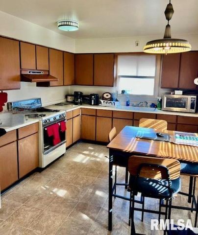 5807 S ADAMS Street, Bartonville, IL 61607