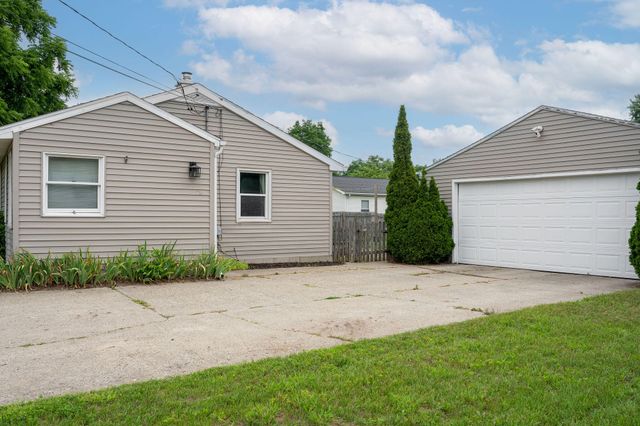 6424 College Avenue SE, Grand Rapids, MI 49548