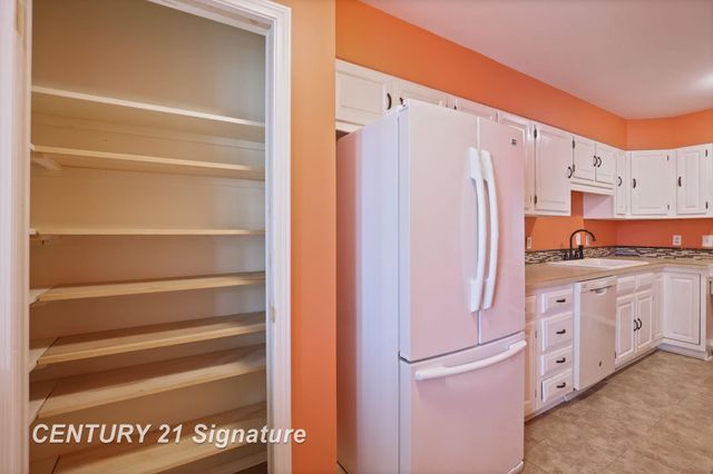 719 Kennely Road E-69, Saginaw, MI 48609