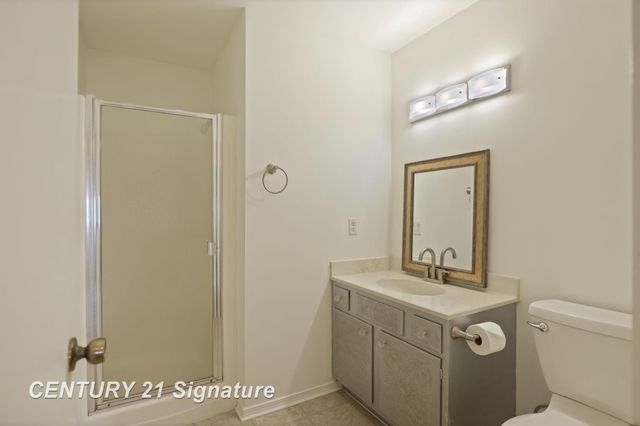 719 Kennely Road E-69, Saginaw, MI 48609